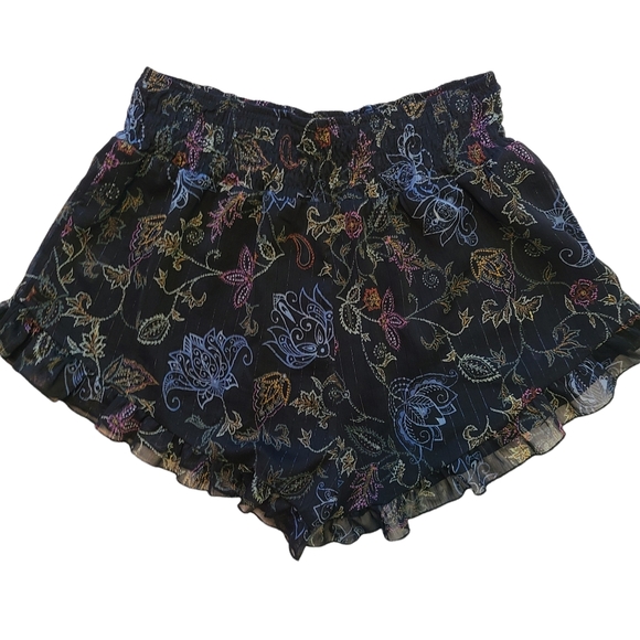 Tobi Size Large shorts - Picture 2 of 4